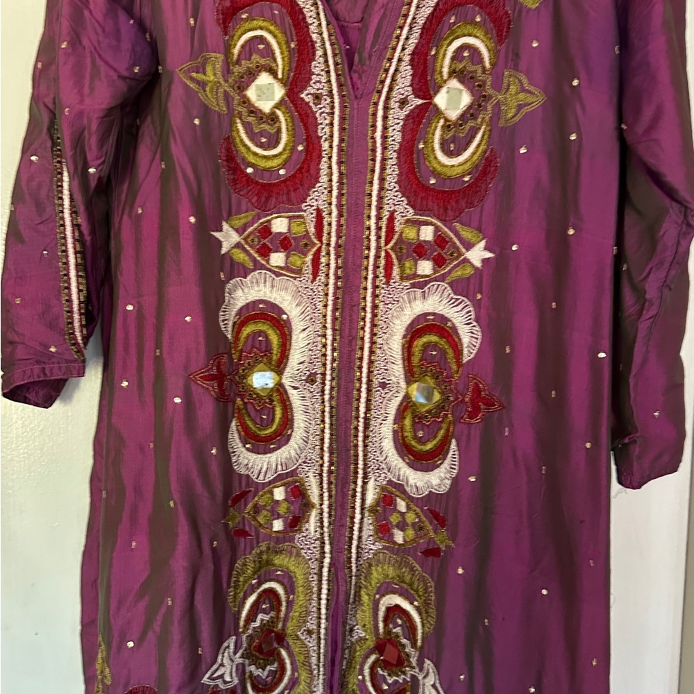 Embroidered Blouse - Picture 4 of 9